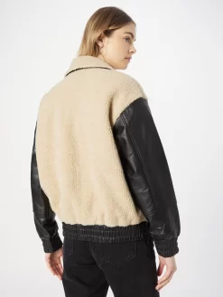 Vila Jassen Tussenjas Dames Beige 7 Vila Jassen Tussenjas Dames Beige -Vila 206d5ce812d7d8a6b8190947b9ee50d4 scaled