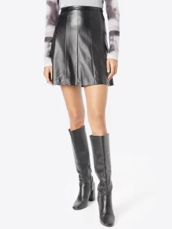 Mini Rokken Rok TRUDY Dames Zwart 7 Mini Rokken Rok TRUDY Dames Zwart -Vila 2f92e026bb7246aa7c1902e6c35fabb8 scaled