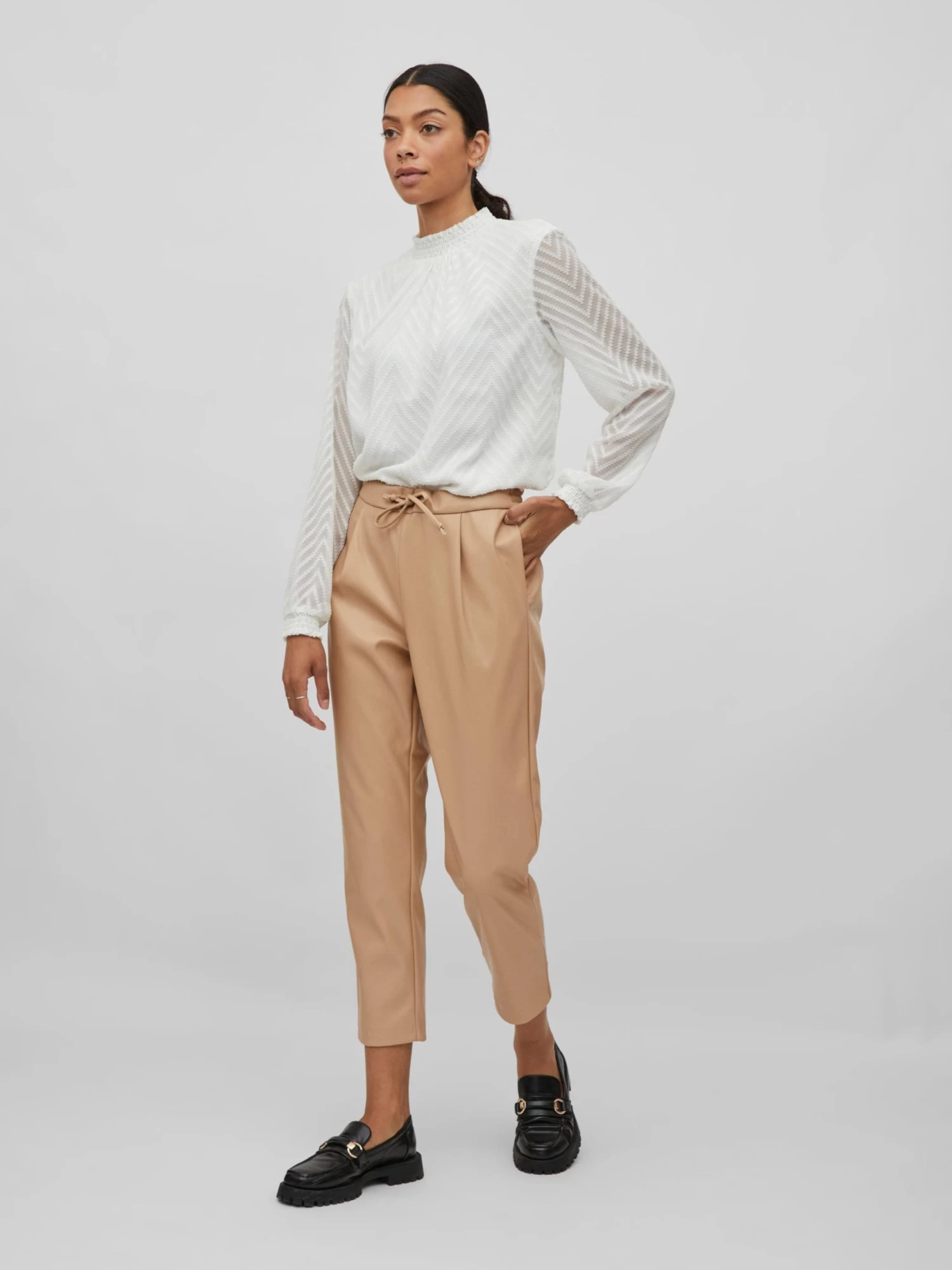 Vila Leren Broeken Regular Bandplooibroek Nille Dames Beige 5 Vila Leren Broeken Regular Bandplooibroek Nille Dames Beige - Afbeelding 5