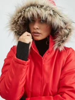 Vila Parkas Winterparka Dames Rood 9 Vila Parkas Winterparka Dames Rood -Vila ad24e62066fb47096c467eeb4292f8da scaled