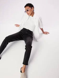 Vila Mom Jeans Tapered Jeans Dames Zwart 16 Vila Mom Jeans Tapered Jeans Dames Zwart -Vila b525ad2dd9e3367b2b2c675ca3acc3d6 scaled