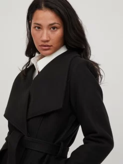 Vila Tussenmantels Tussenmantel Director Lus Dames Zwart 13 Vila Tussenmantels Tussenmantel Director Lus Dames Zwart -Vila c6c7779b8649bf815d317cbf011dc403 scaled