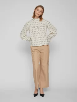 Vila Overhemden Blouse Pilly Dames Ivoor 9 Vila Overhemden Blouse Pilly Dames Ivoor -Vila f7d1ac70626977c3dd848d27cd949dd5 scaled